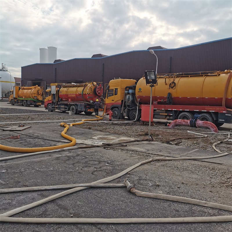 下关污水池清理